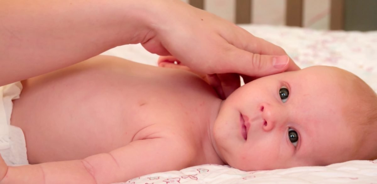 apego temprano autovinculación vinculación conexión terapia perinatal arrastre al pecho